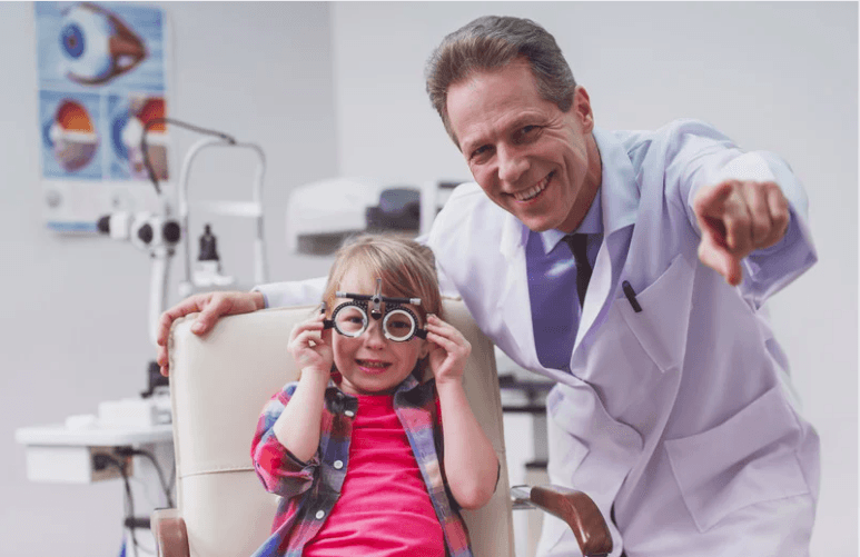 Consulta de oftalmología infantil en Padilla Oftalmología