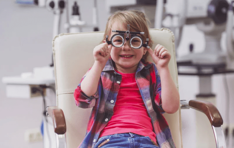Atención especializada en oftalmología pediátrica